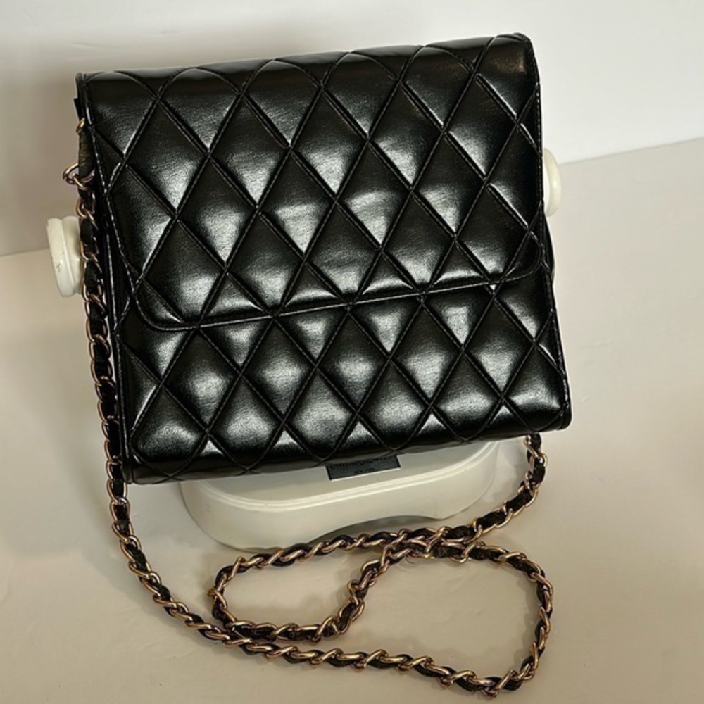 VINTAGE Jaclyn Smith Purse in quilted black pattern